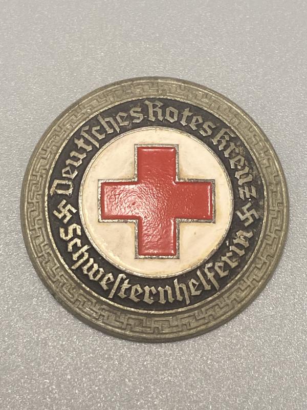 Deutsches Rotes Kreuz Schwesternhelferin Badge Gustav Brehmer