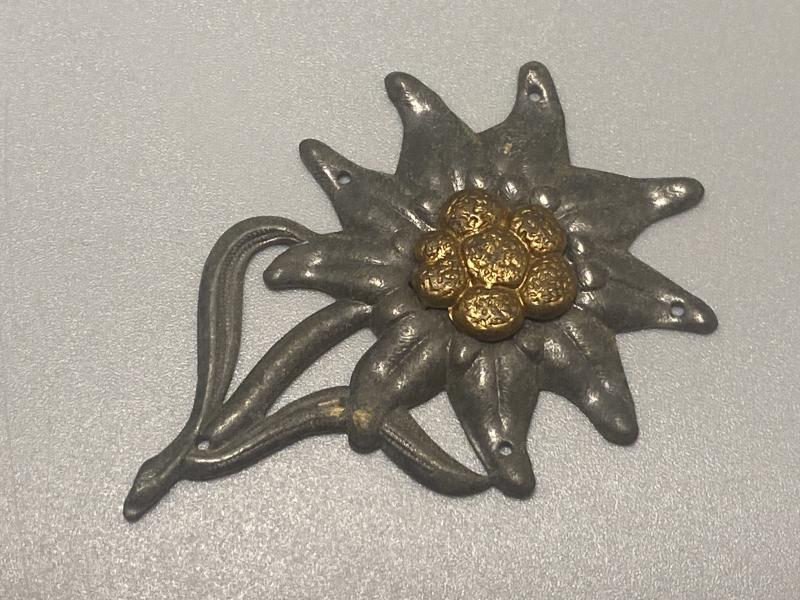 German Army Gebirgsjager Edelweiss Metal Cap Badge