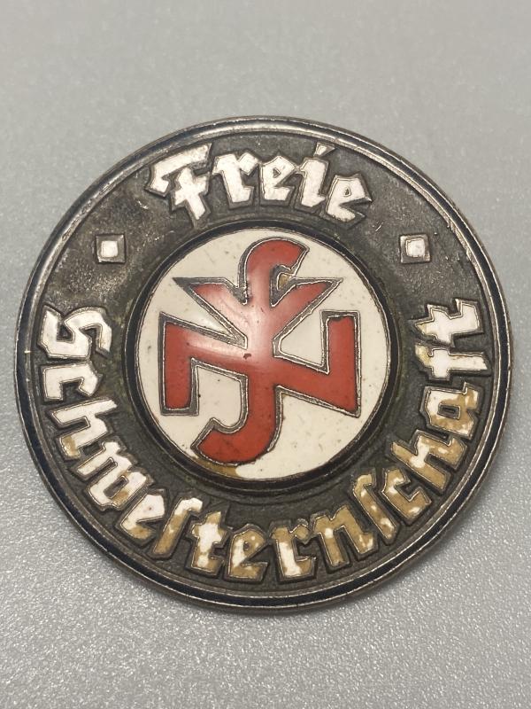 German DRK/NSV Freie Schwesternschaft Members Badge