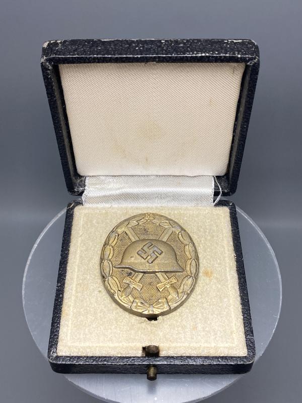 Wound Badge in Gold MM26 BH Meyer Boxed