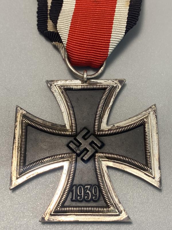 Iron Cross Second Class UM109 Walter & Henlein