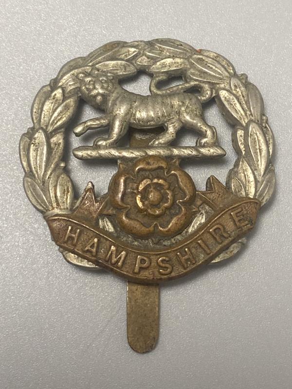WW2 Hampshire Regiment Cap Badge