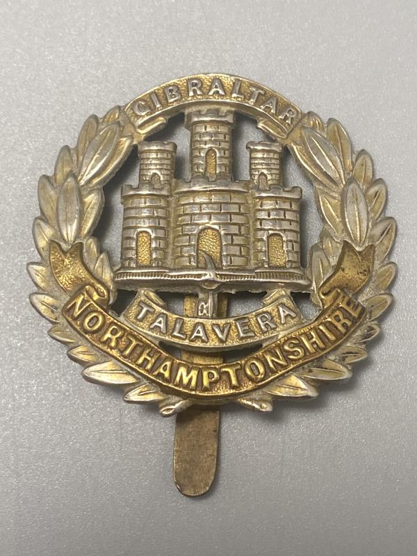 WW2 Northamptonshire Regiment Cap Badge