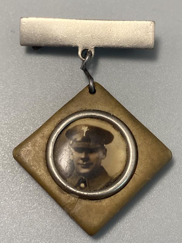 WW1 Period Welsh Guards Sweet Heart Pin Badge