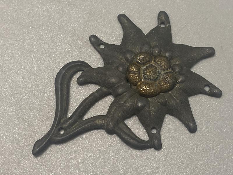 German Army Gebirgsjager Edelweiss Cap Insignia