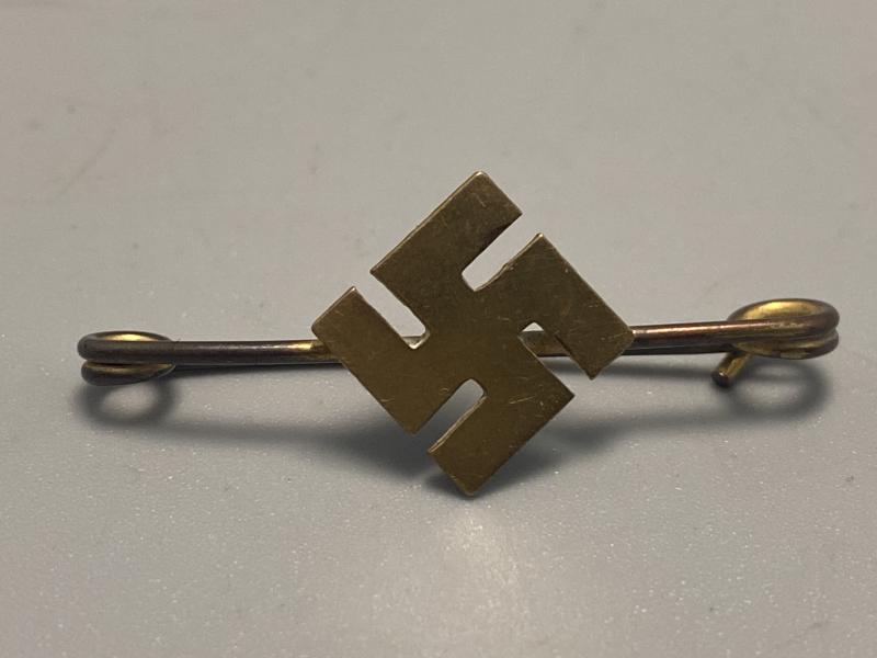 Third Reich NSDAP Sympathisers Female Pin Badge