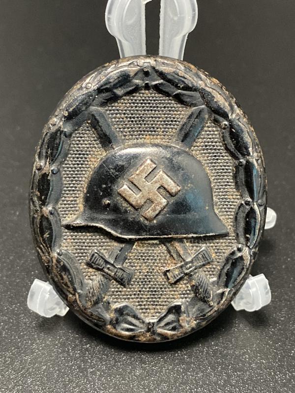 Black Grade Wound Badge Maker “3” Wilhelm Deumer