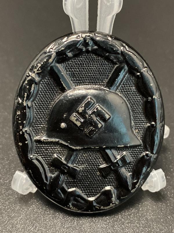 Black Grade Wound Badge Maker “126” Eduard Hahn