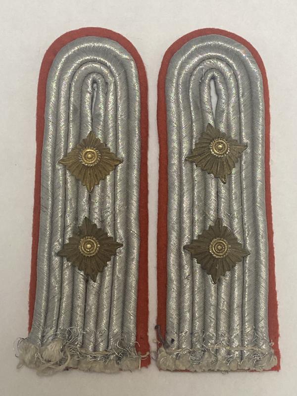 Wehrmacht Artillery Hauptmann Waffenrock Shoulder Boards