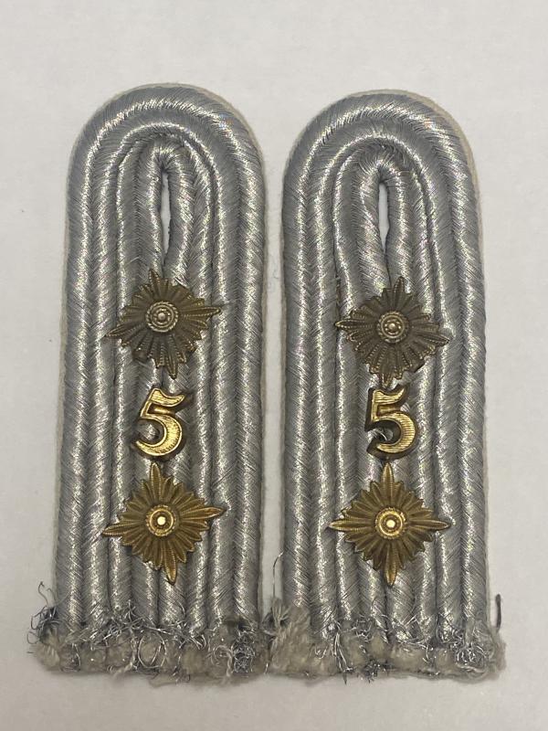 5th Infantry Regiment Hauptmann Waffenrock Shoulder Boards