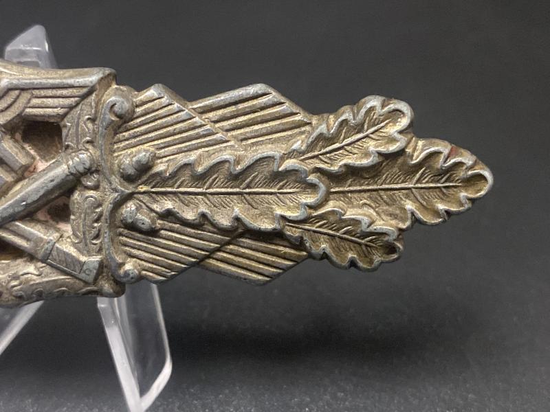 Bronze Close Combat Clasp Type 2 Friedrich Linden Ludenscheid