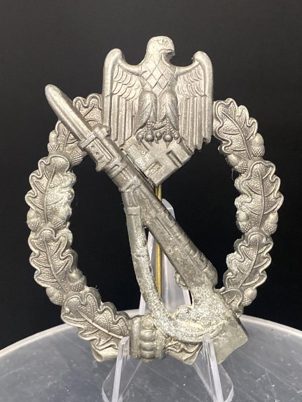 Infantry Assault Badge In Silver R.S.S. Ball Hinge (Missing Hook)