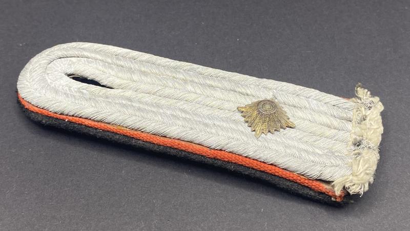 Waffen SS Artillery Obersturmfuhrer/ First Lieutenant Shoulder Board