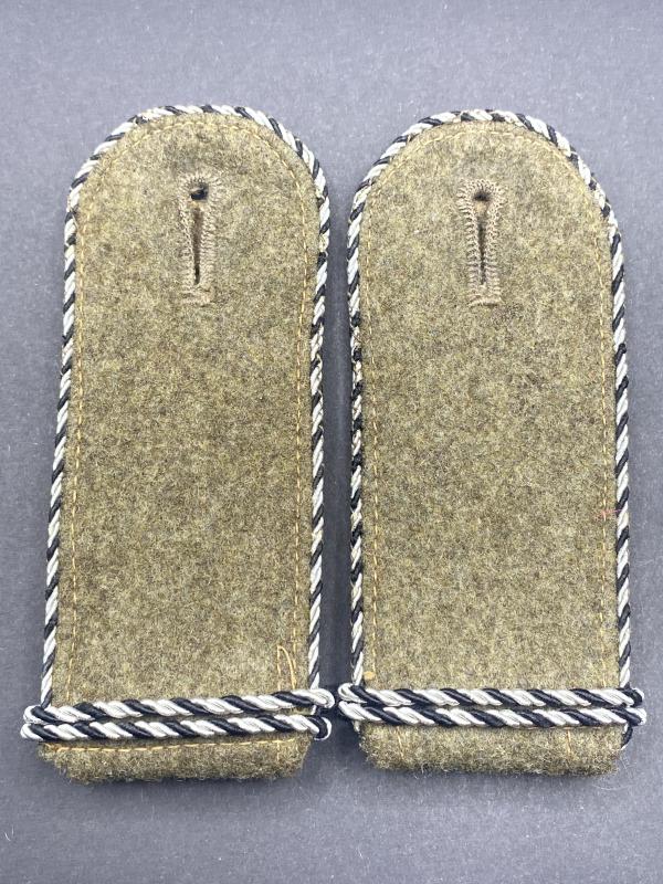 German Reicharbeitsdienst Arbeitsmann Shoulder Boards