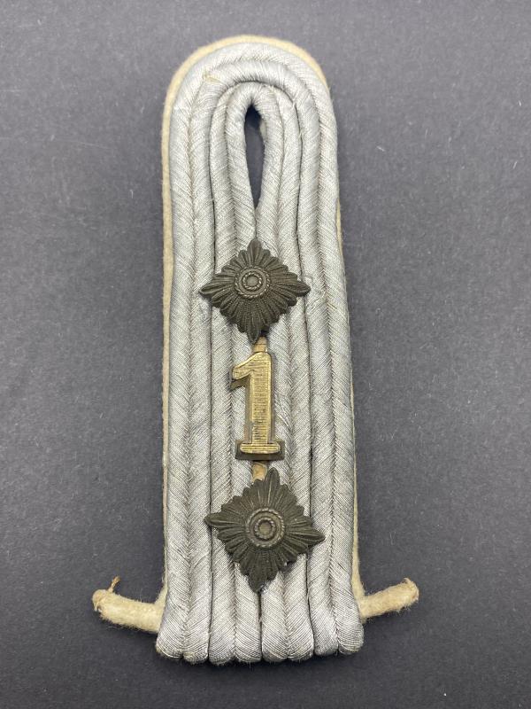 Hauptmann Infantry Regiment 1 Shoulder Board