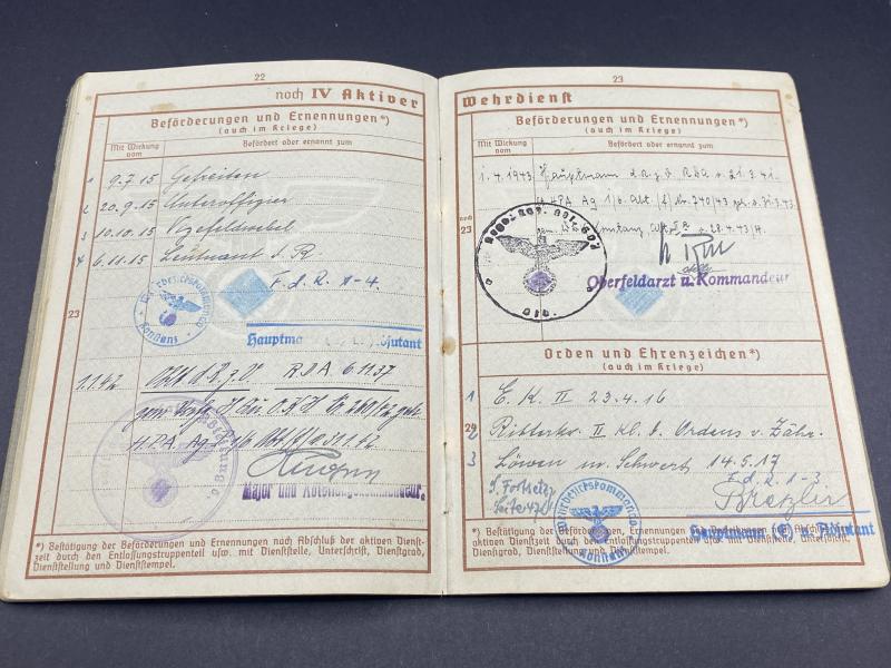 Large Grouping Hauptmann Heinrich Messmer Armee-Sanitäts-Abt.552 Served in Greece