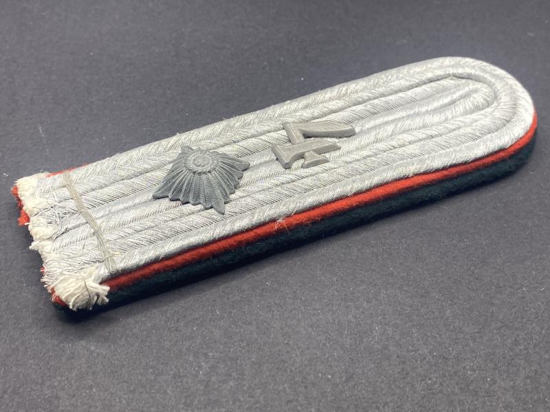 Waffen SS Artillery Regiment 4 Obersturmfuhrer Shoulder Board