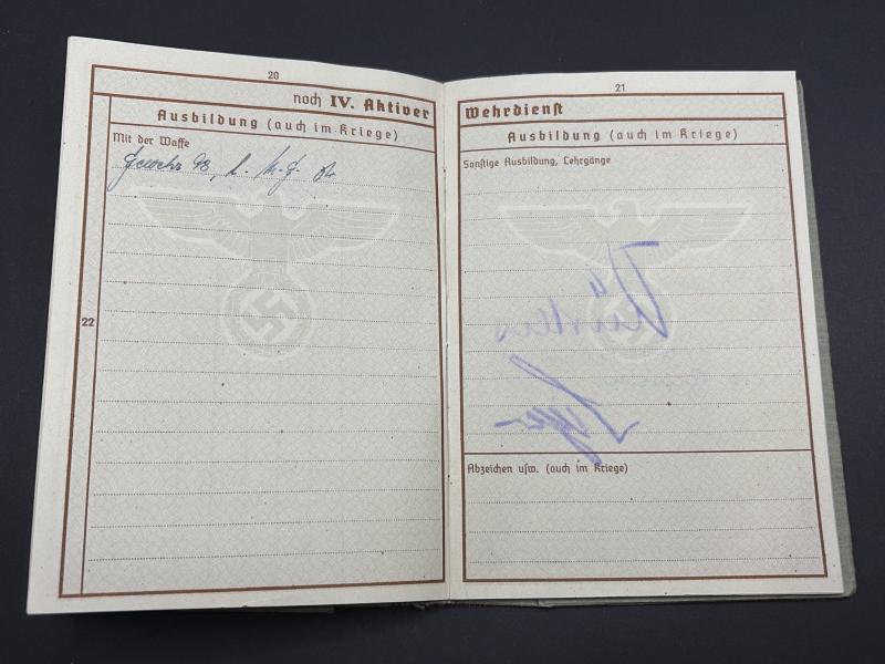German Army Wehrpass KIA Gefreiter Schlebusch Aufkl.Abt.106