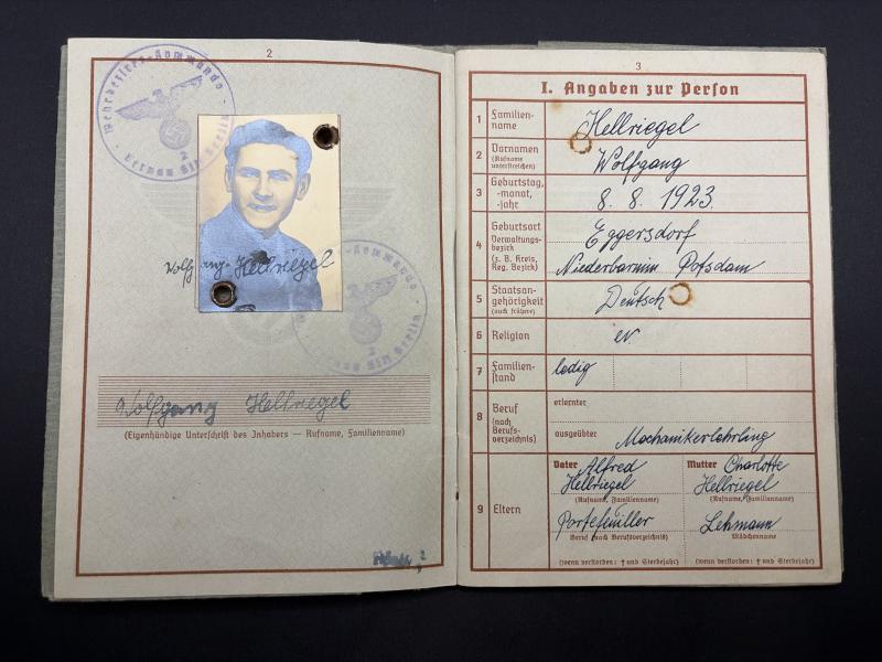 German Army Wehrpass Soldat Wolfgang Hellriegel Inf.Rgt.257