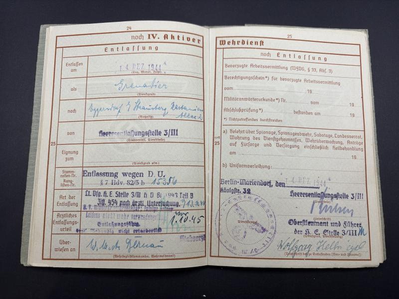 German Army Wehrpass Soldat Wolfgang Hellriegel Inf.Rgt.257