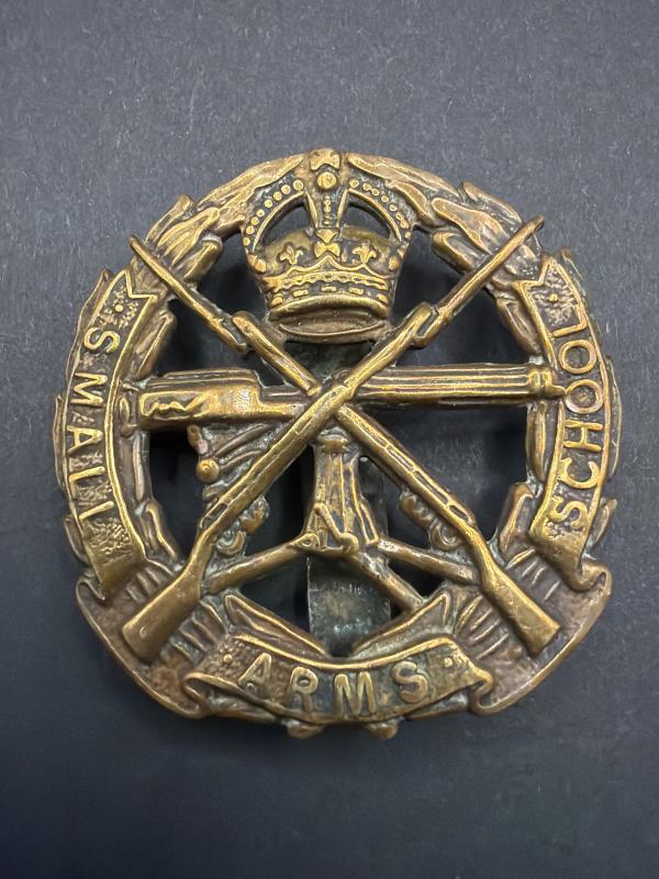 WW2 Period Small Arms School Cap Badge