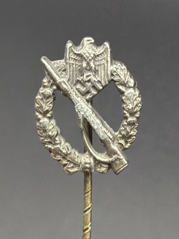 Infantry Assault Badge in Silver Stick Pin