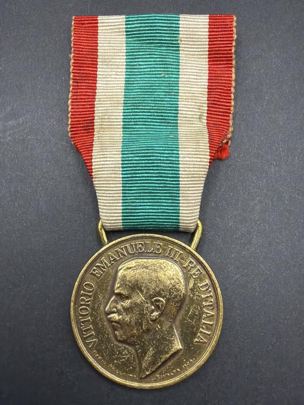 Italian 1918 Unification Medal Emanuele III