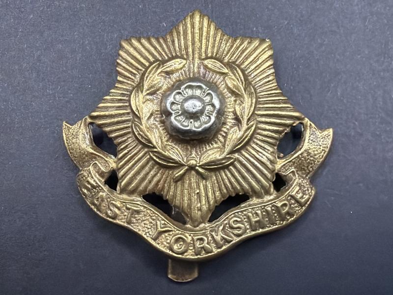 WW1 East Yorkshire Regiment Cap Badge