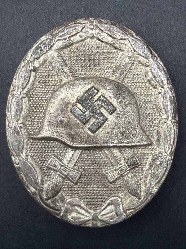Silver Wound Badge Maker 107 Carl Wild