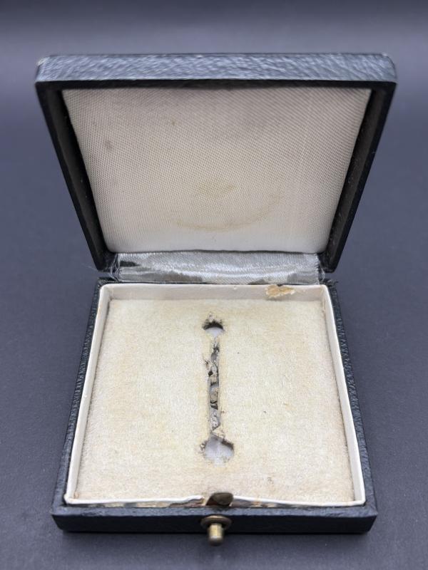 Gold Wound Badge & Box Hauptmunzamt Wein Wide Pin Variant