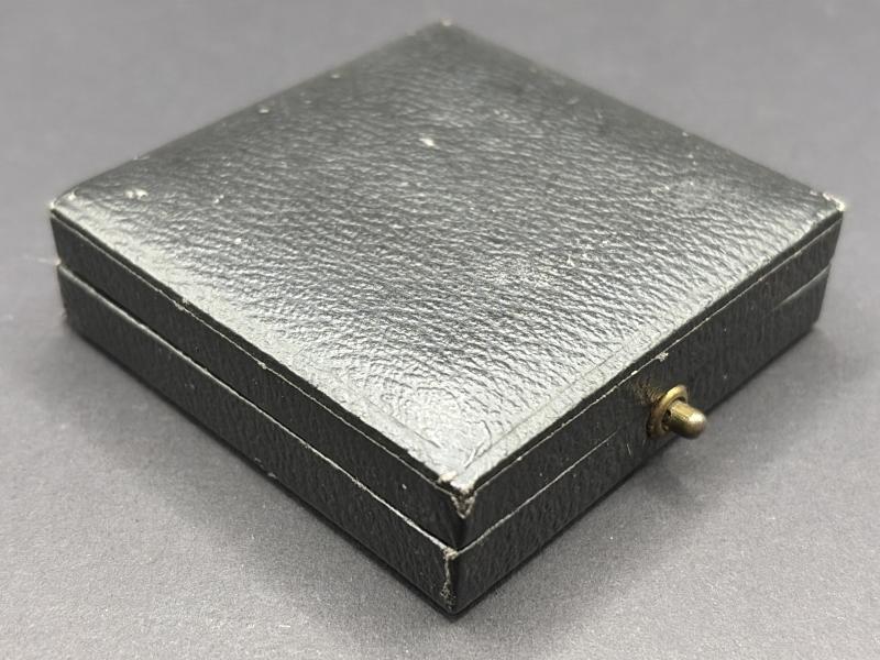 Gold Wound Badge & Box Hauptmunzamt Wein Wide Pin Variant