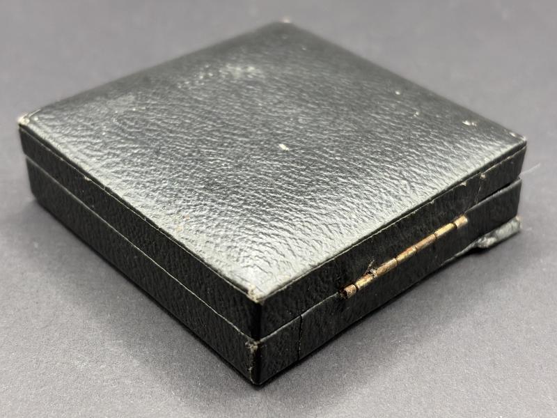 Gold Wound Badge & Box Hauptmunzamt Wein Wide Pin Variant