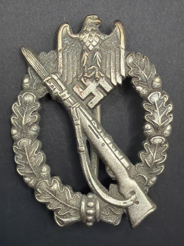 Infantry Assault Badge in Silver Rudolf Souval Wide Pin Variant