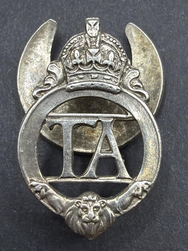 WW2 White Metal Territorial Army Lapel Marked 151014