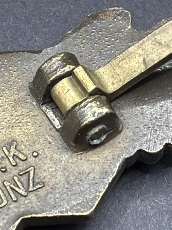 German Close Combat Clasp In Bronze A.G.M.u.K. Gablonz Type 1 Blue Backing Plate