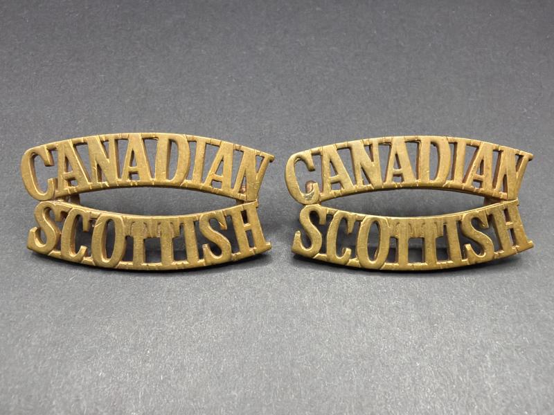WW2 Canadian Scottish Regiment Epaulette Brass Titles Pair