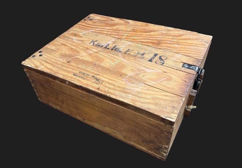 Late War Le.Lfh.18 10.5cm Field Howitzer Steel Shells & Box 1945 Dated