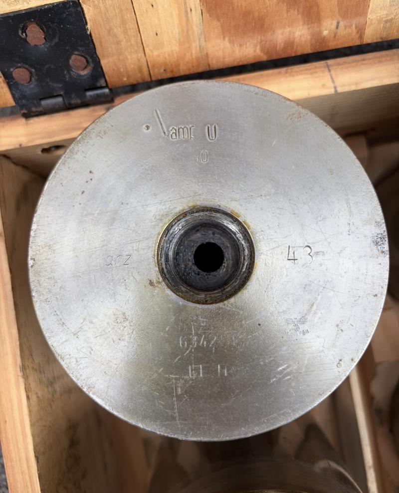 Late War Le.Lfh.18 10.5cm Field Howitzer Steel Shells & Box 1945 Dated