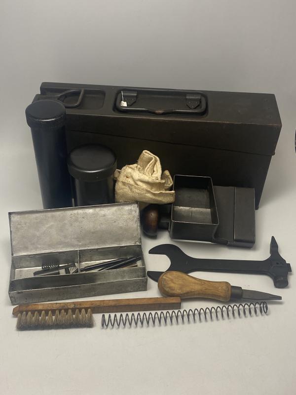 German MG13 Gunners Kit in Tin