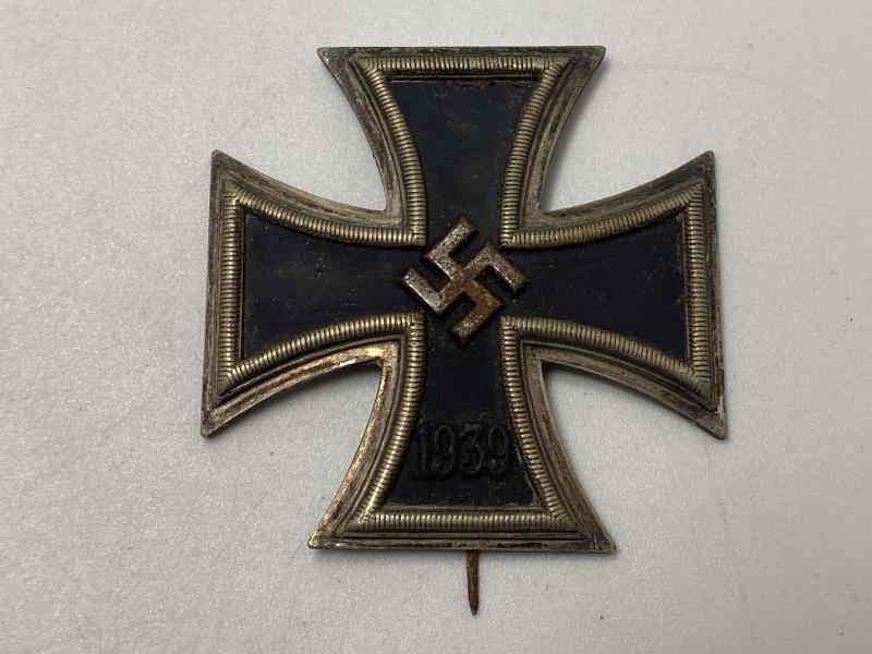 WW2 EK1 Vaulted Screwback Iron Cross First Class