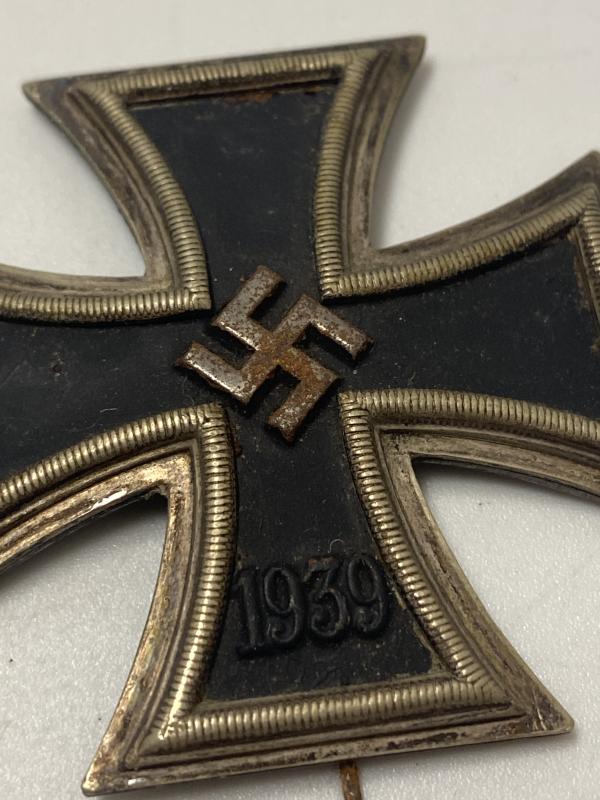 WW2 EK1 Vaulted Screwback Iron Cross First Class