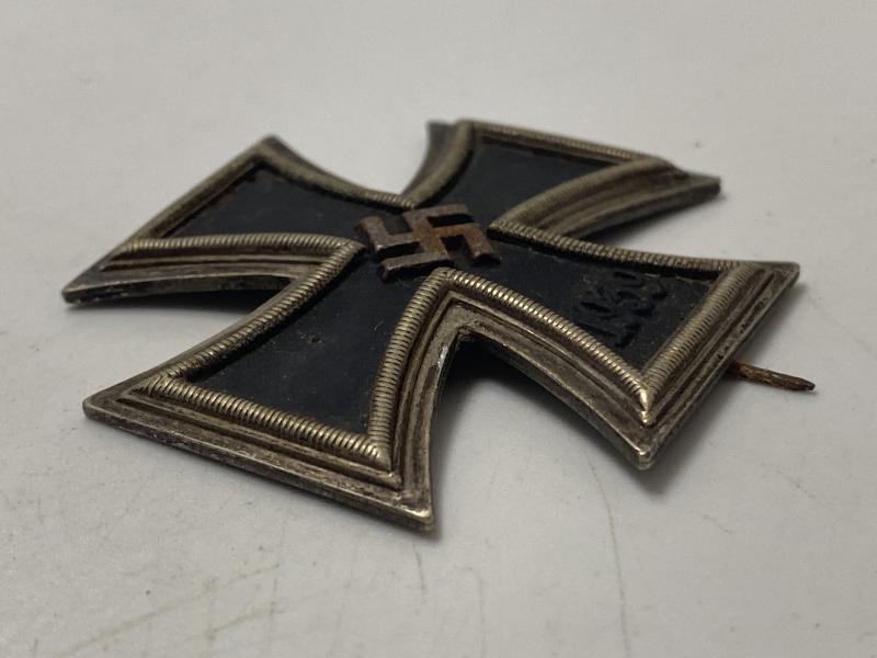 WW2 EK1 Vaulted Screwback Iron Cross First Class