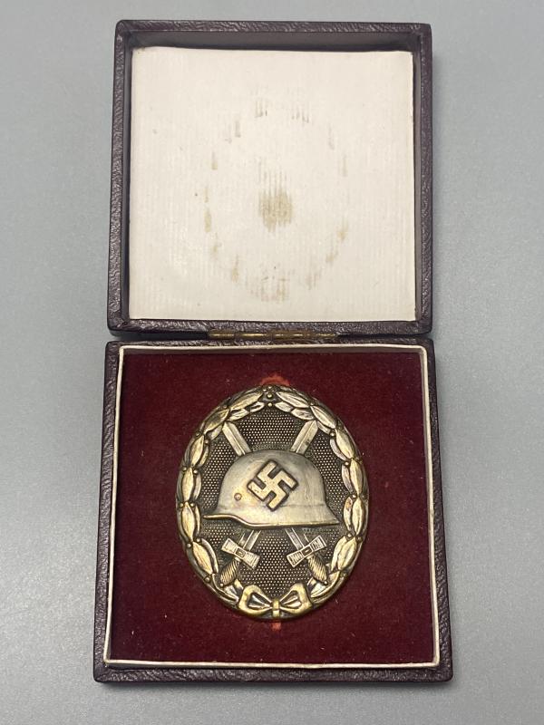 Early Cased Wound Badge in Silver Maker 30 Hauptmünzamt Wien